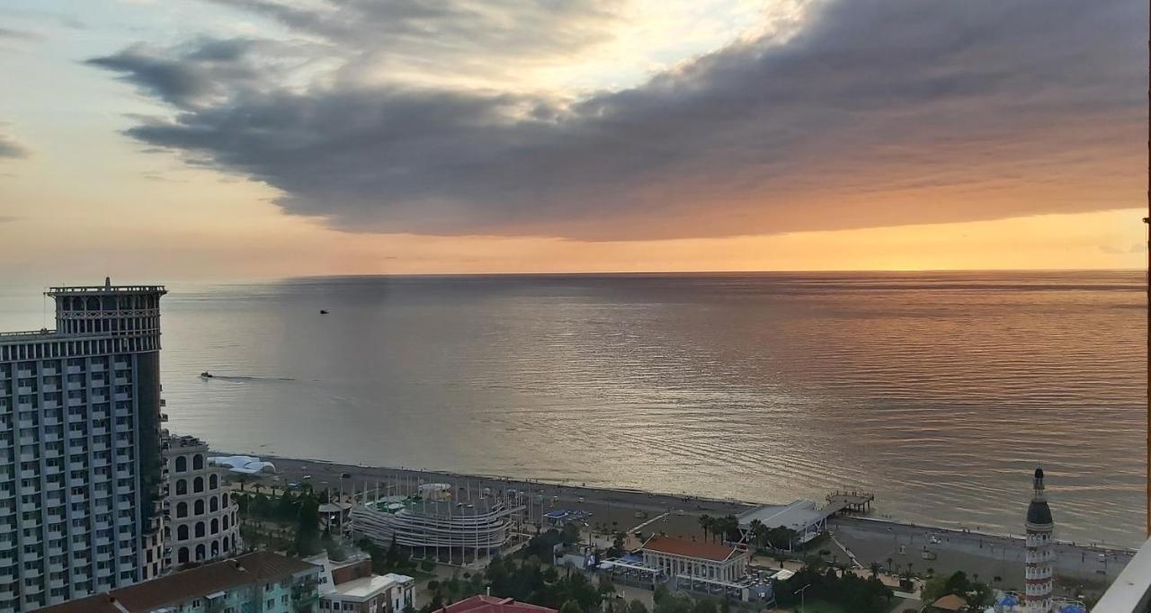 Luxury Sea View Orbi City Батуми Екстериор снимка