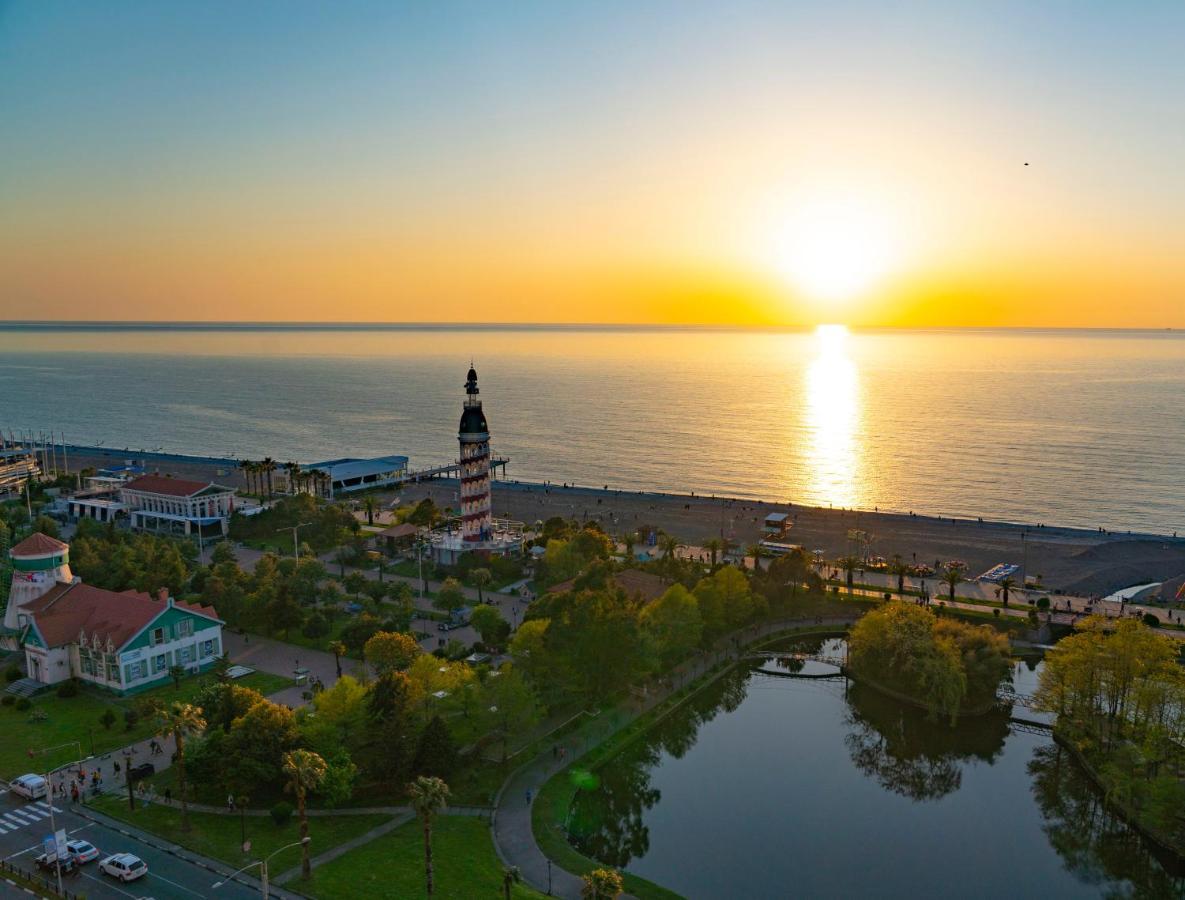 Luxury Sea View Orbi City Батуми Екстериор снимка